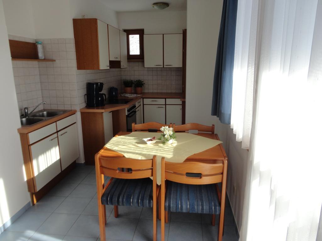 Panoramablickhotel - Lakeview Apartments Annenheim Quarto foto